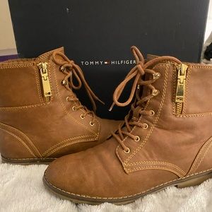 Tommy Hilfiger women combat boots size 8